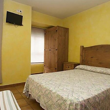 Hostal Velarde تالافيرا دي لا رينا المظهر الخارجي الصورة