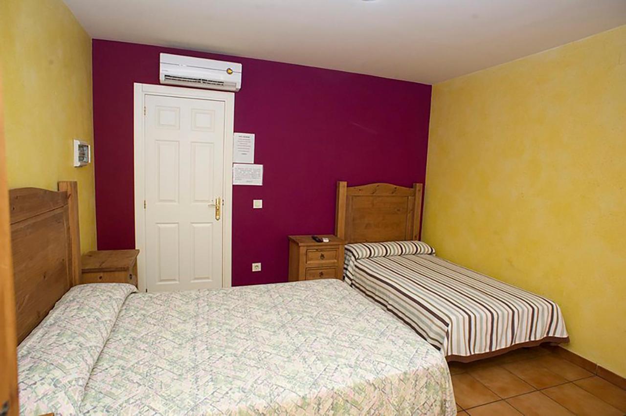 Hostal Velarde تالافيرا دي لا رينا المظهر الخارجي الصورة