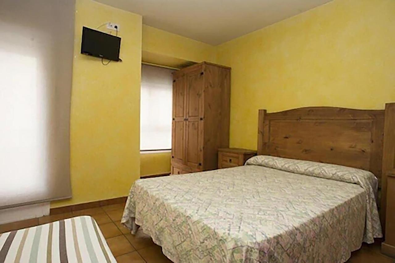 Hostal Velarde تالافيرا دي لا رينا المظهر الخارجي الصورة