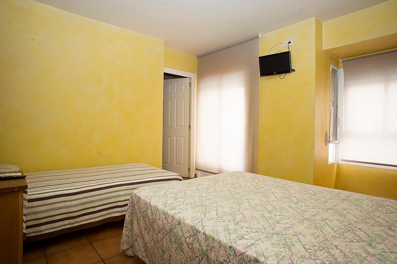 Hostal Velarde تالافيرا دي لا رينا المظهر الخارجي الصورة