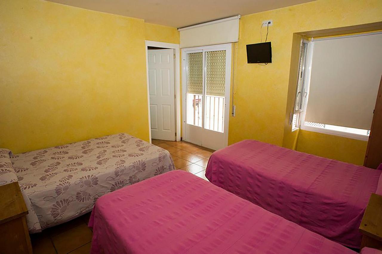 Hostal Velarde تالافيرا دي لا رينا المظهر الخارجي الصورة
