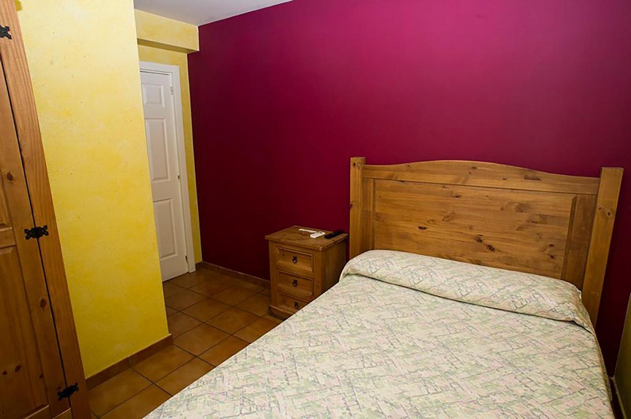 Hostal Velarde تالافيرا دي لا رينا المظهر الخارجي الصورة